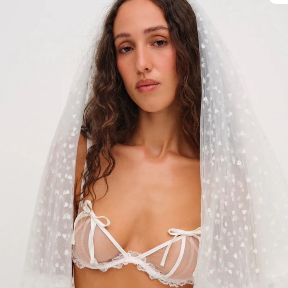Addison Bow Veil